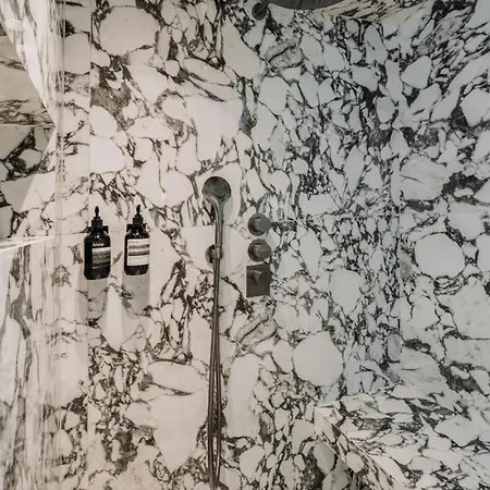 Highstay - Luxury Serviced - Louvre Apartment