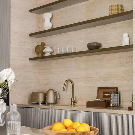 Highstay - Luxury Serviced - Louvre Apartment