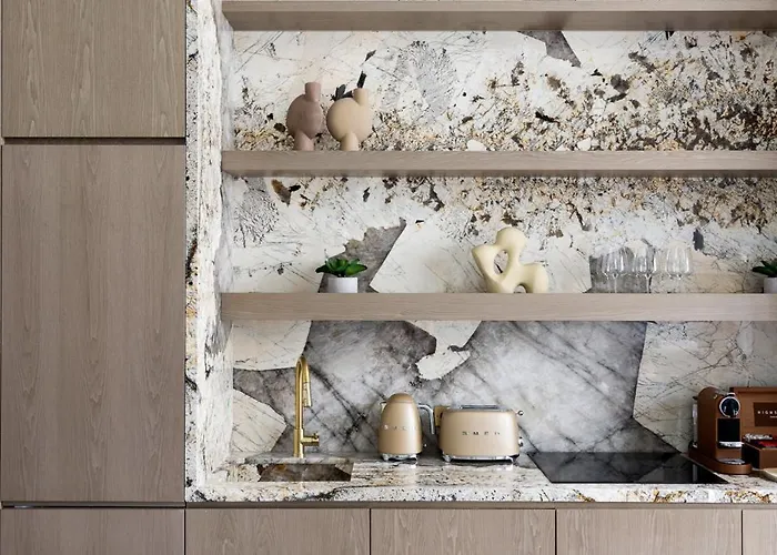 Highstay - Luxury Serviced - Louvre Apartment