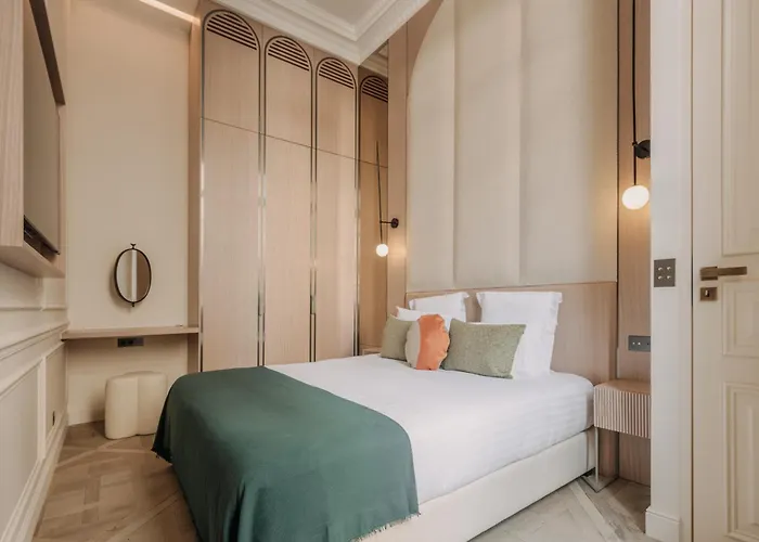 Highstay - Luxury Serviced - Louvre Apartment