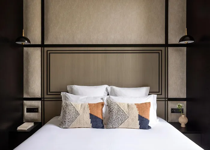 Highstay - Luxury Serviced - Louvre Apartment *