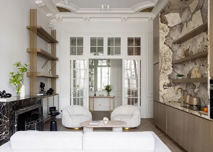 Highstay - Luxury Serviced - Louvre Apartment