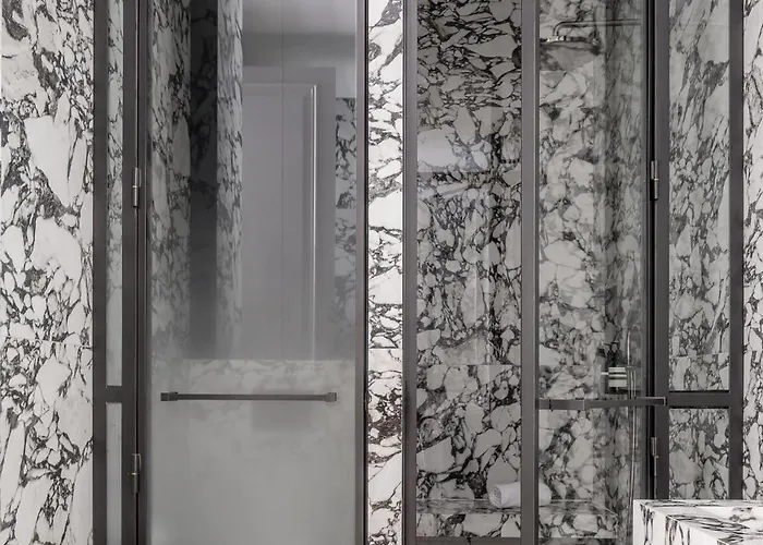 Highstay - Luxury Serviced - Louvre Apartment