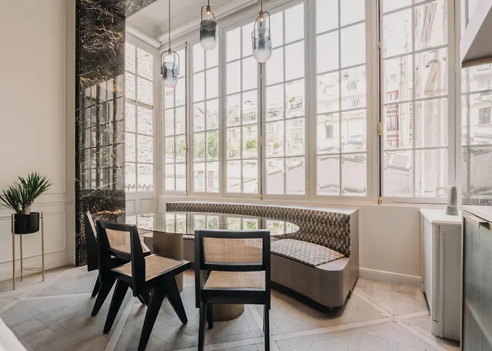 Highstay - Luxury Serviced - Louvre Apartment *