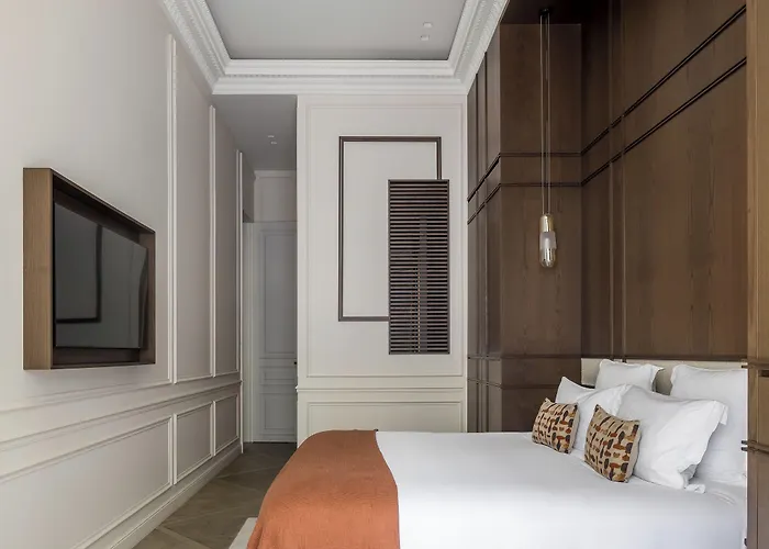 Highstay - Luxury Serviced - Louvre Apartment *