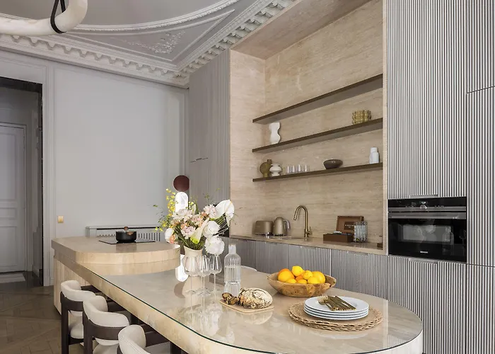 Highstay - Luxury Serviced - Louvre Apartment