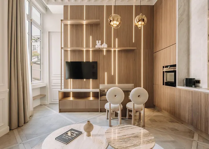 Highstay - Luxury Serviced - Louvre Apartment